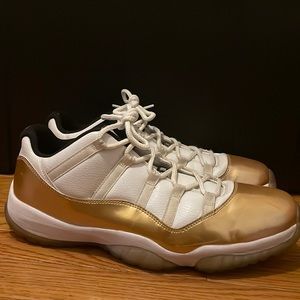 Jordan 11 Retro Lows “Closing Ceremony”